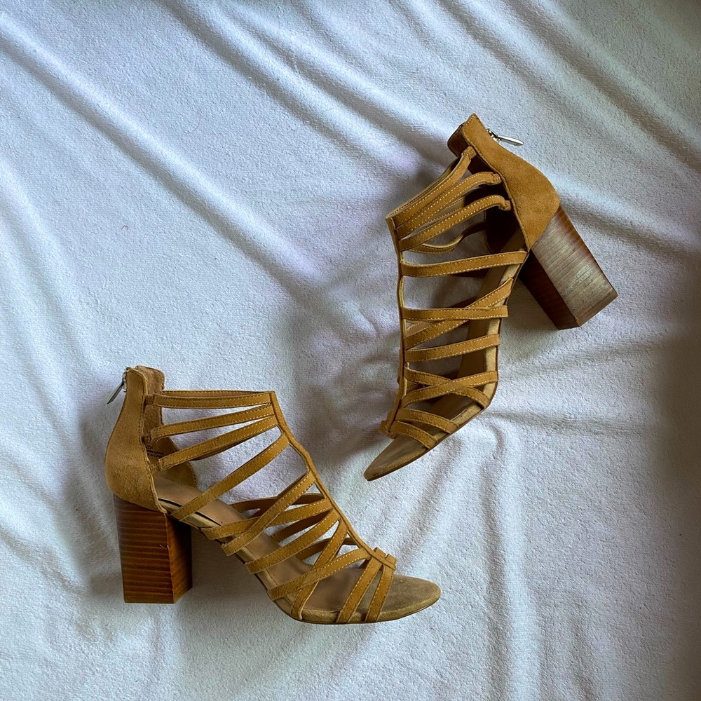 TAHARI leather strappy heels
